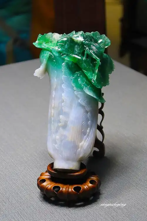 台北故宫镇馆之宝"翠玉白菜"