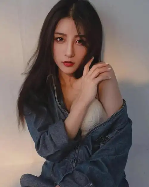 台湾美女网红曾湘绫,甜美系女神,身材没的说,简直太完美