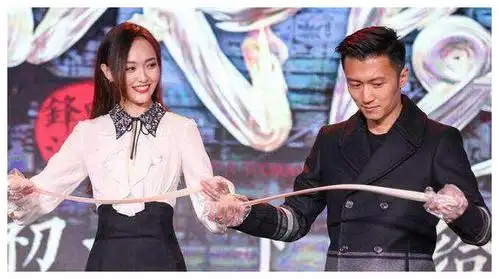 谢霆锋被12岁的儿子怒怼,配不上妈咪!但他没有你们想的那样差