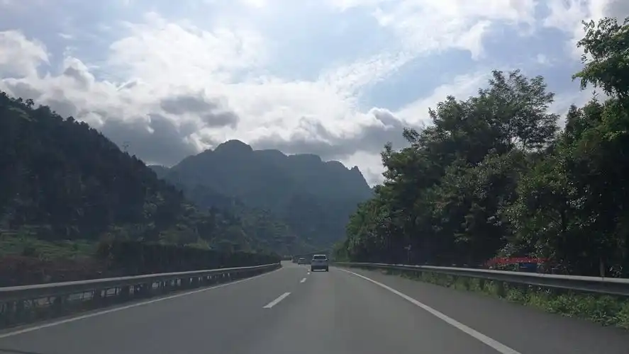 重庆市石柱土家族自治县沙子镇g50沪渝高速