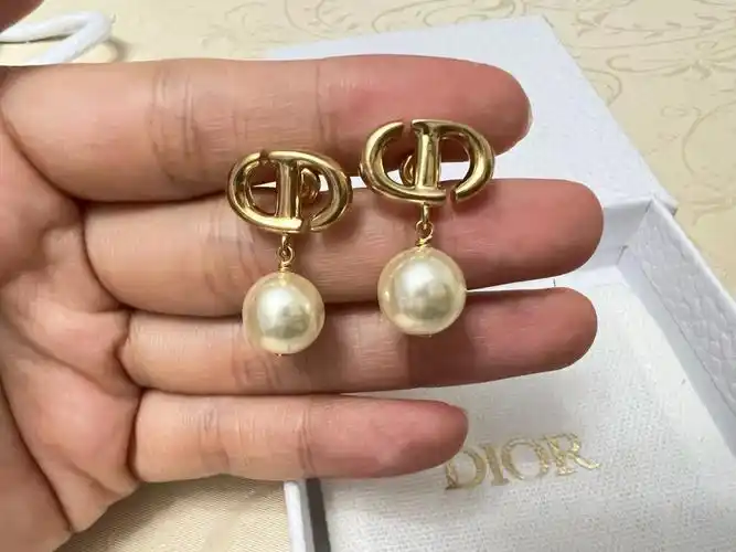 dior耳钉