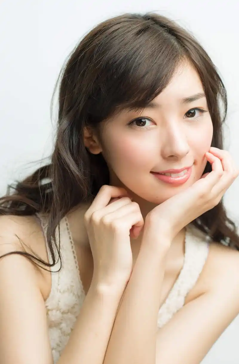 日本95后时尚模特宮本茉由,166cm挺拔身姿傲人