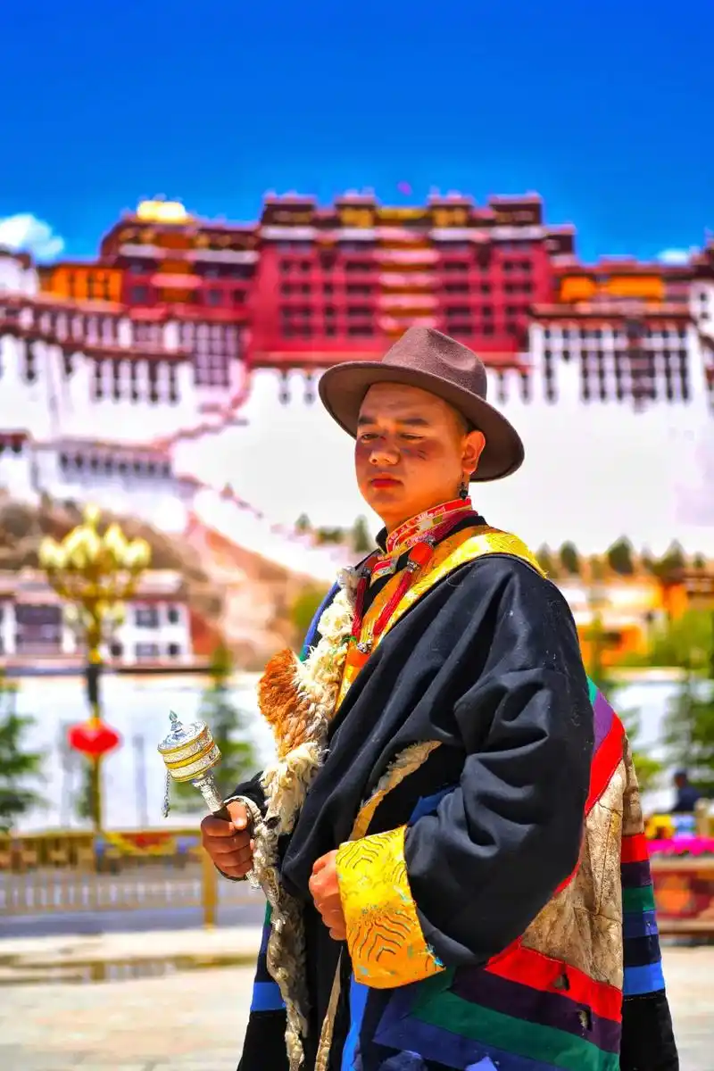 汉族小伙穿上藏装是什么效果?#藏装写真#男生穿搭#藏文化#藏 - 抖音