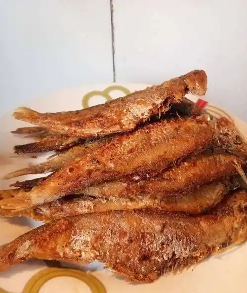 一个小窍门教你如何煎制出鱼肉鲜美完整不碎的黄鲫子鱼