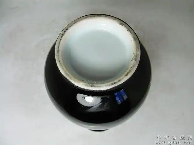 清代乌金釉玉壶春瓶