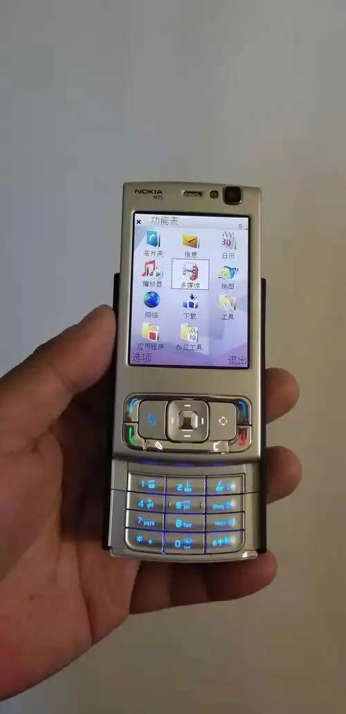 2007年的诺基亚机皇,上滑下滑会上瘾,如今125元入手99新