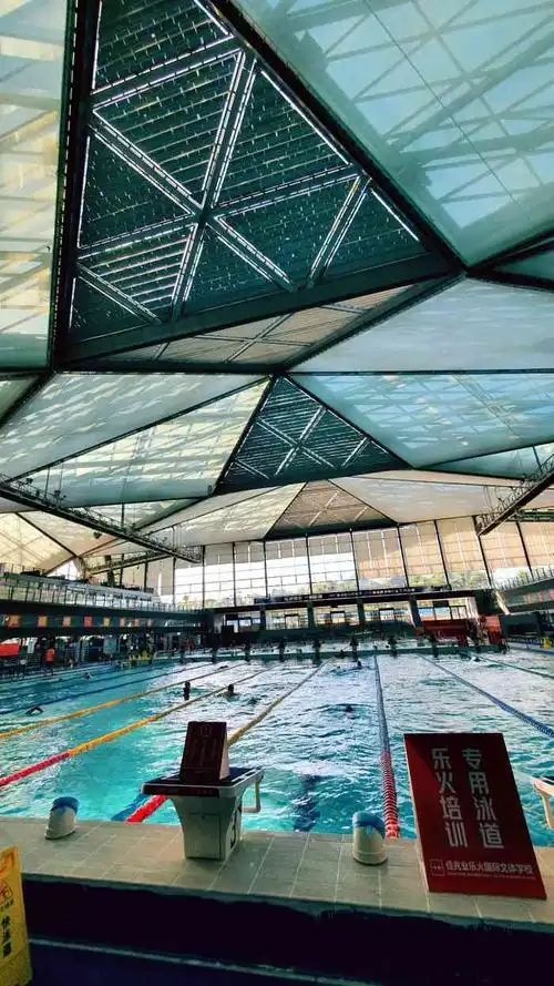 大运中心游泳馆-"非常好的游泳场馆,设施很好,泳池一流,可.