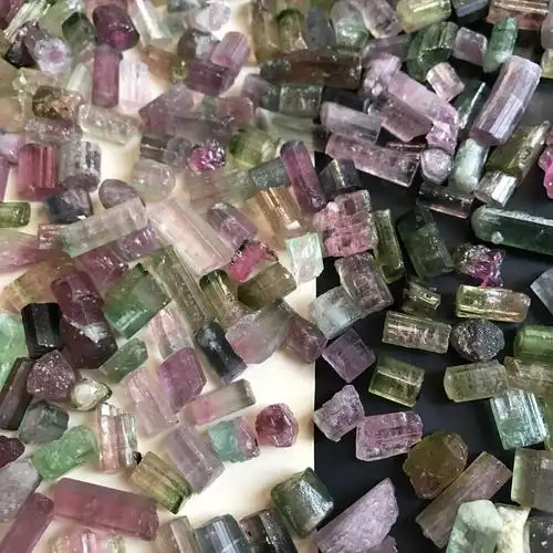 天然彩碧玺原石柱一克