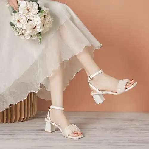 新款夏天凉鞋女