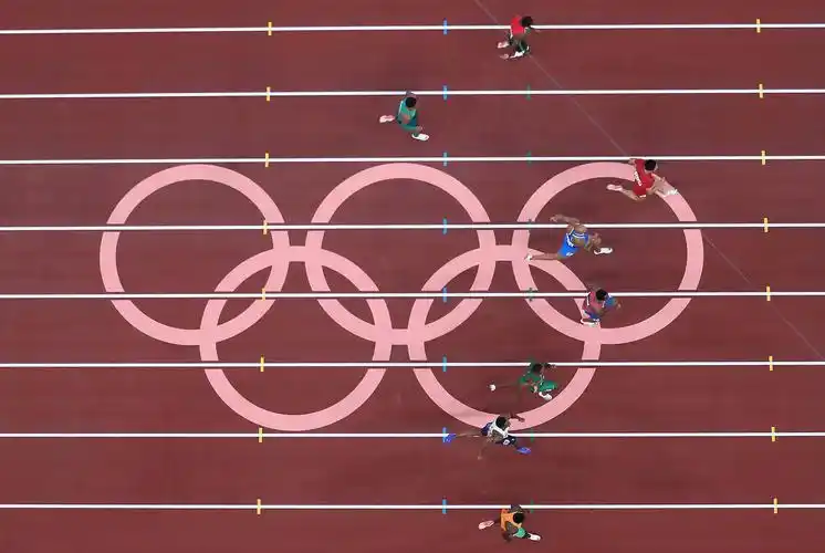 田径苏炳添参加男子100米半决赛