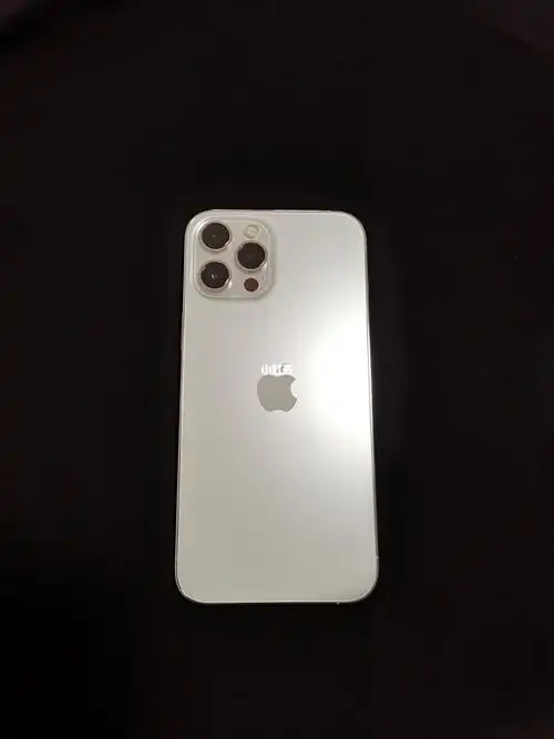 我一直以来都喜欢大屏幕的缘故,当时我看了12pro和promax就直接买pro