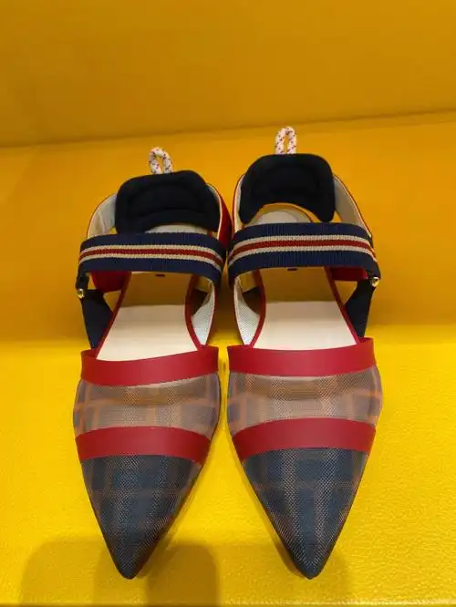 来看看我们家芬迪的女鞋