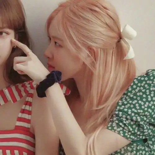 blackpink 金珍妮jennie 金智秀jisoo lisa 朴彩英rosé