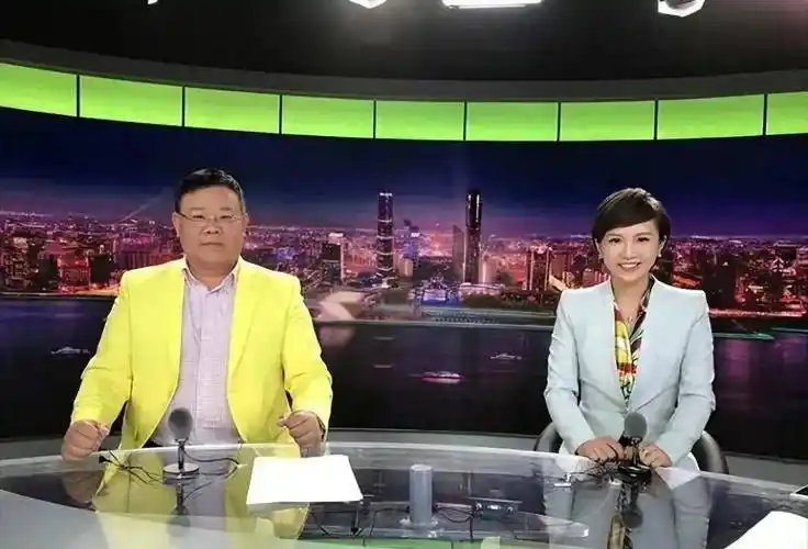 郑达在退休之后,虽然减少了在《今日关注》的出镜率,但他仍然坚持每个