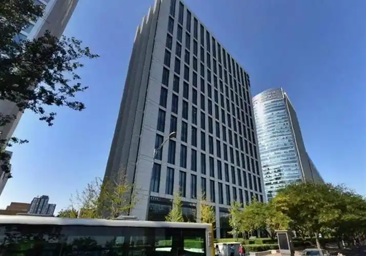 团结湖 嘉铭大厦 半层低价出租 看房方便 采光通风佳 可注册