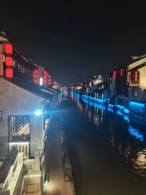 无锡南长街夜景,人生总要下一趟江南吧.
