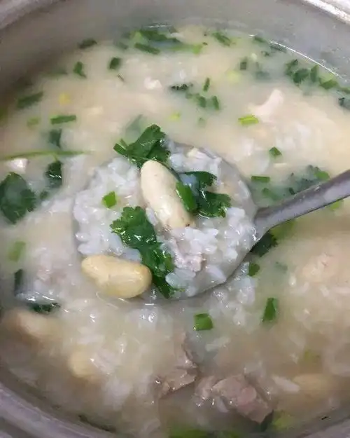 独特的湛江美食—"鸡子粥"