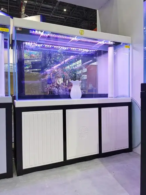 名亨鱼缸中国十大品牌水族箱名亨水族专注中高端客厅鱼缸,生产大型