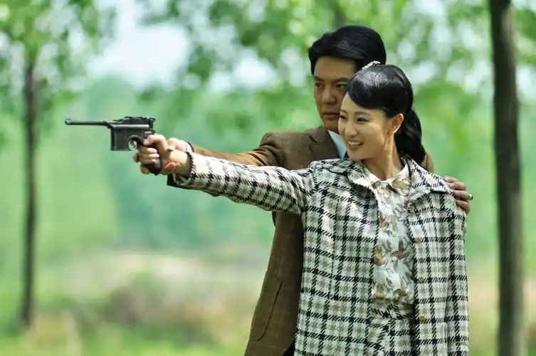 id="10587360">黄文利 /a>导演, a target="_blank" href="/item/傅