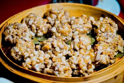 到雁南飞必吃,围龙食府地道客家美食
到梅州当然要吃地道的客家