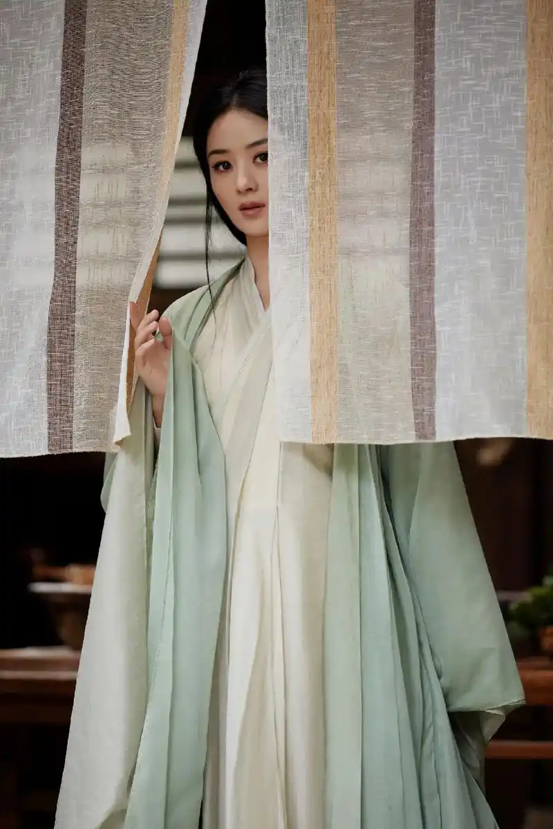 古风 #古装剧中那些惊鸿一瞥的美女 #与凤行 #赵丽颖 - 抖音