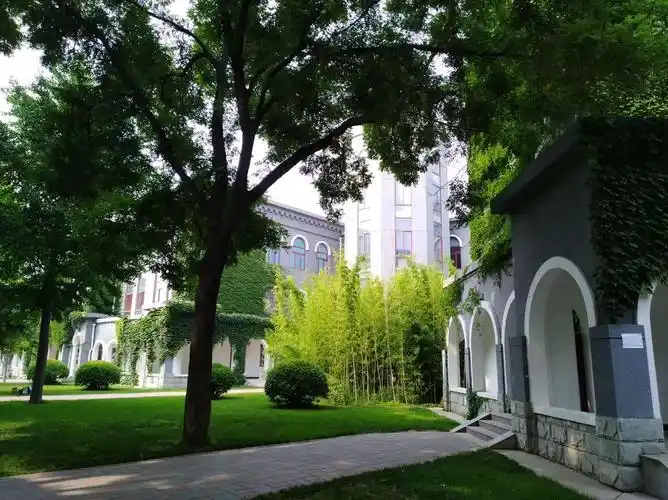 潞河中学夏日潞园