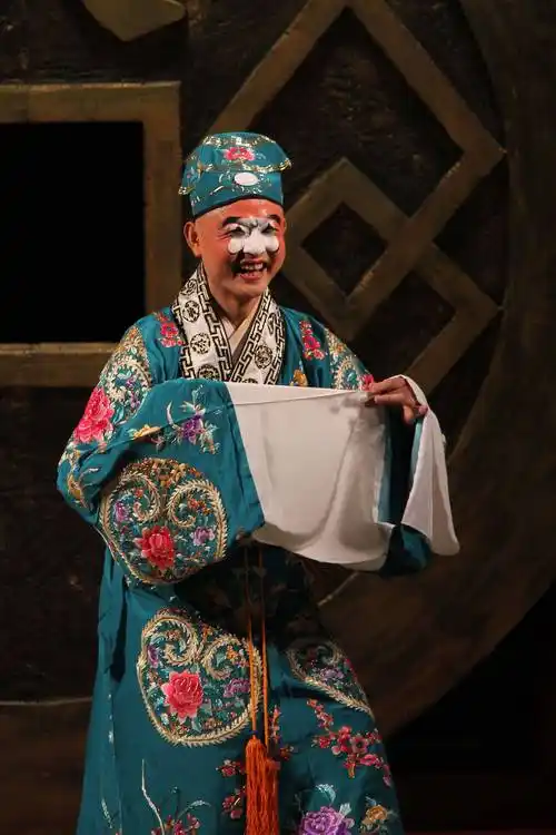 在第八届戏曲艺术节展演期间,将会有《看钱奴》《思·凡》两部京剧