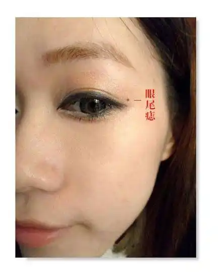 面相:这个地方有痣的女人,容易红杏出墙,易诱惑!