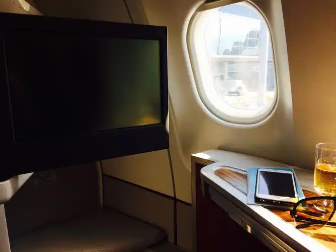 国泰港龙航空a330 hkg-nkg 头等舱体验