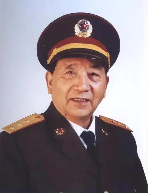 新中国诞生了13任国防部长有9人经历实战堪称军中砥柱