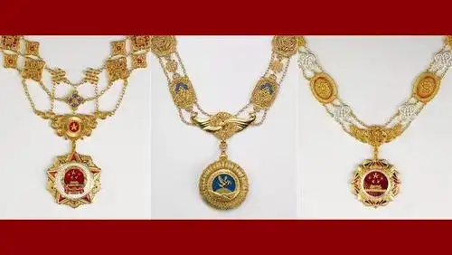 这是"共和国勋章""友谊勋章"和国家荣誉称号奖章.图片来源:新华网