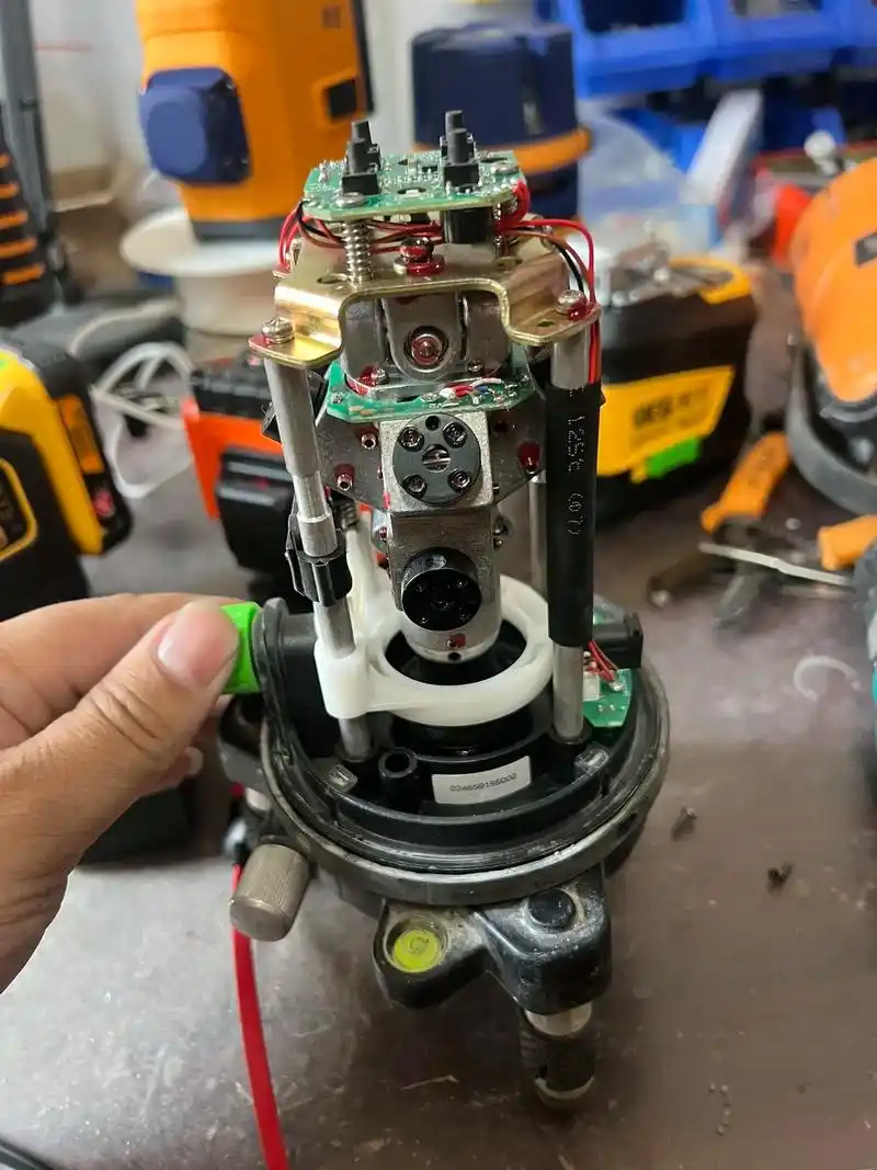 我要当同城红人 #技术分享 #水平仪维修 #水平仪 莱赛6 - 抖音