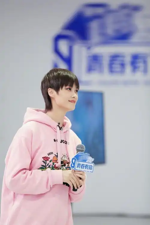 《青春有你3》李宇春惊喜赶赴大厂 暖心陪伴训练生过年