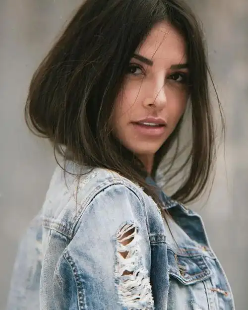 卡罗尔·夏福泽,一位来自巴西的绝美模特儿!