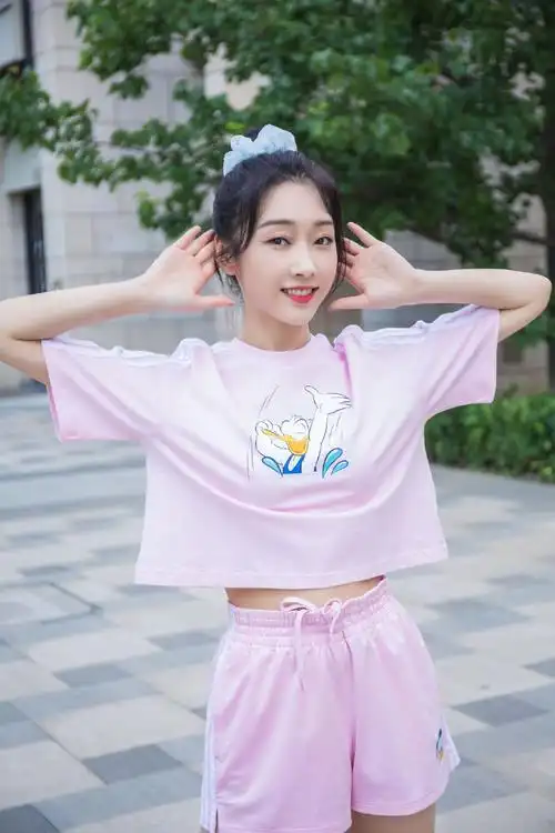 摩羯座女生宣璐可爱粉嫩写真图片_美女明星_mn52美图库