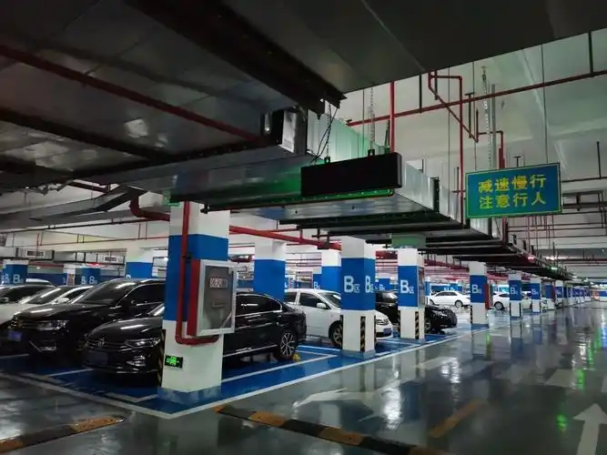 停车太难海安这个商场停车场24小时开放而且免费