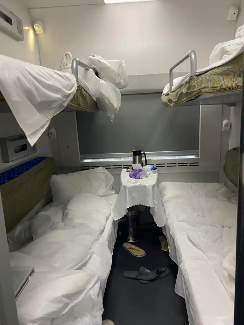 d942动卧体验,后悔了0909 1,关于订票:一行3个女生,想订同一个