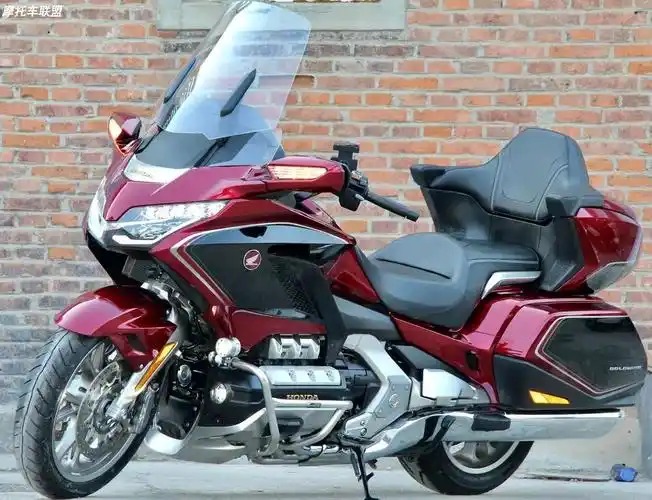 大贸20年本田金翼1800顶配气囊版