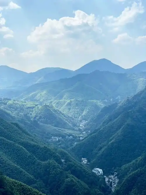 安吉天荒坪藏龙百瀑