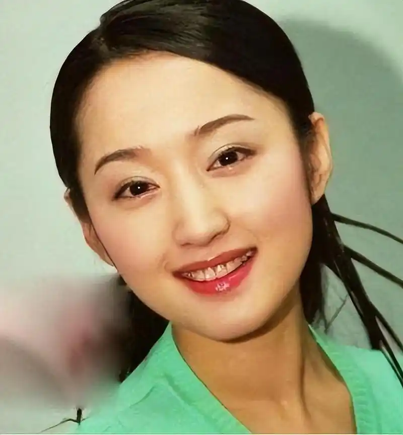 回顾杨钰莹巅峰期爱上赖文峰却葬送十年事业51岁不婚仍单身