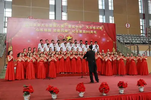 少年与儿童合唱队形的设计