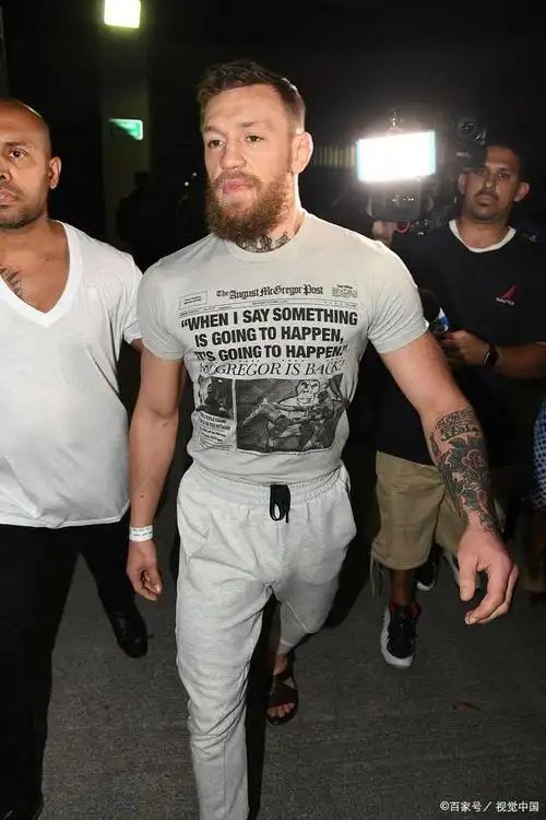 康纳-麦格雷戈(conor mcgregor)是一位来自爱尔兰的ufc选手,他在其