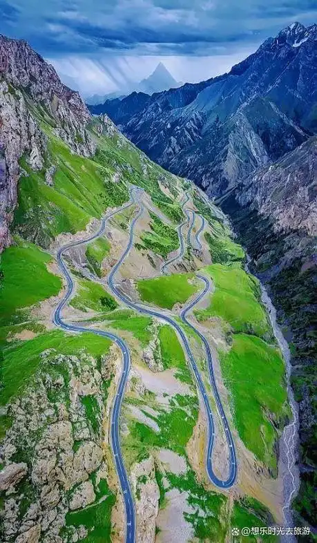 穿越最美独库公路,看封神级的新疆夏天!风光媲美瑞士!