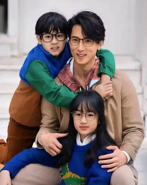 吴尊一家迪拜游玩,称女儿为"二老婆",网友怒斥不妥!_老公_评论_地方