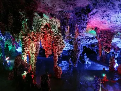 穿越七彩祥云-〔重庆〕〔南川里隐洞