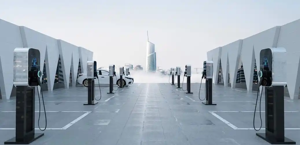 路灯柱变身充电桩英国街头实现这一疯狂想法