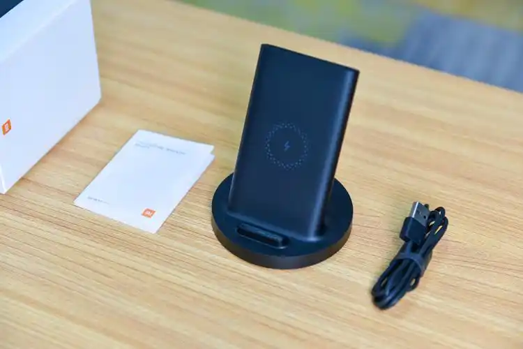 小米立式无线充电器 20w简评:大众化无线快充解决方案