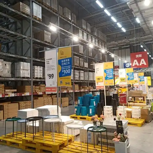 临近关门的宜家,简单的仓库给人莫名的放松