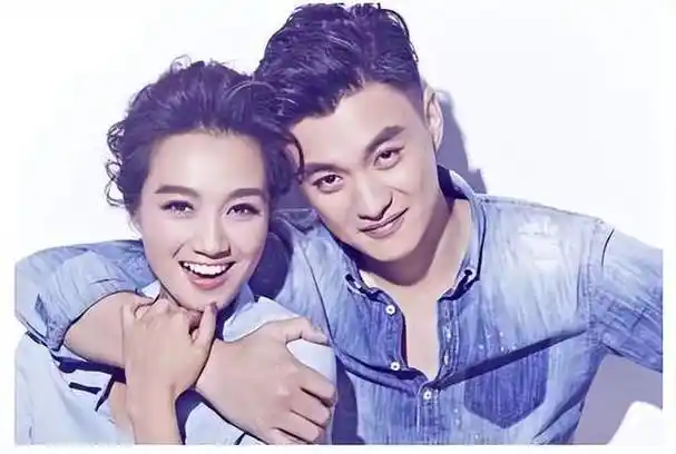 周一围罕见公开和朱丹秀恩爱,对女儿满面慈爱,力证妻子不卑微