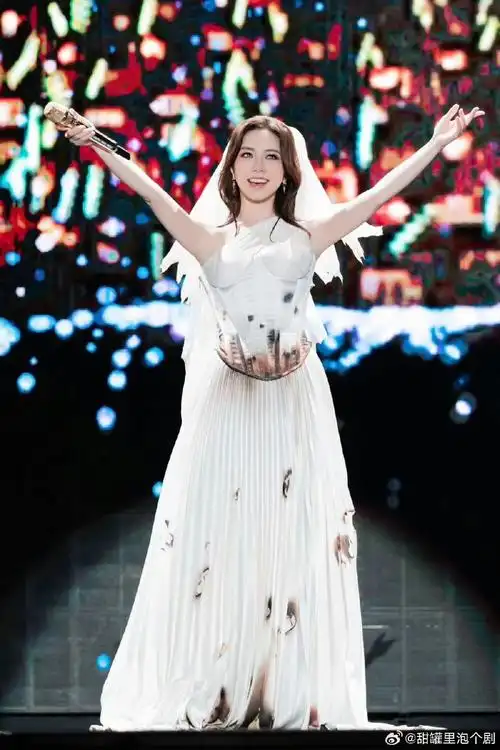 邓紫棋的新歌真的直击人的心灵,这也太治愈了……_高清图集_新浪网